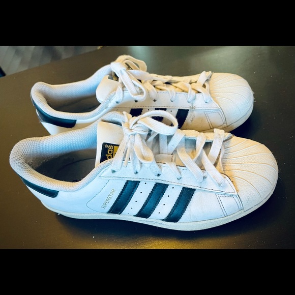 75% OFF Women’s Sneakers | Adidas Superstars - Picture 3 of 4